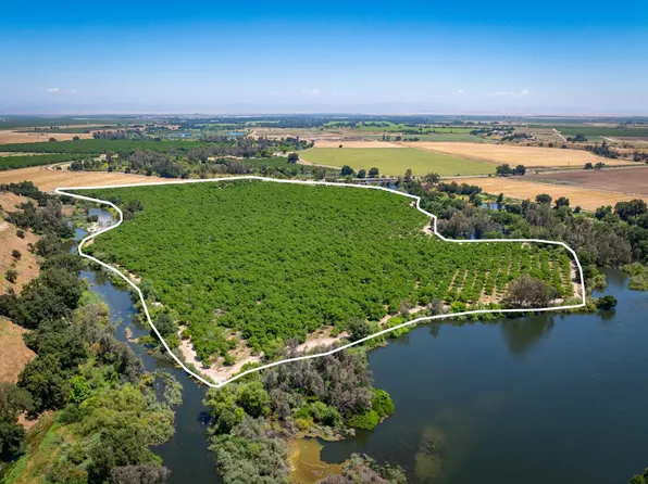 6881 Oakdale Rd, Winton, CA 95388