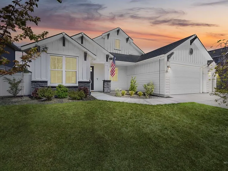 5962 W Milano Dr — Photo 2