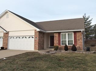 3214 Country Bluff Dr, Saint Charles, MO 63301