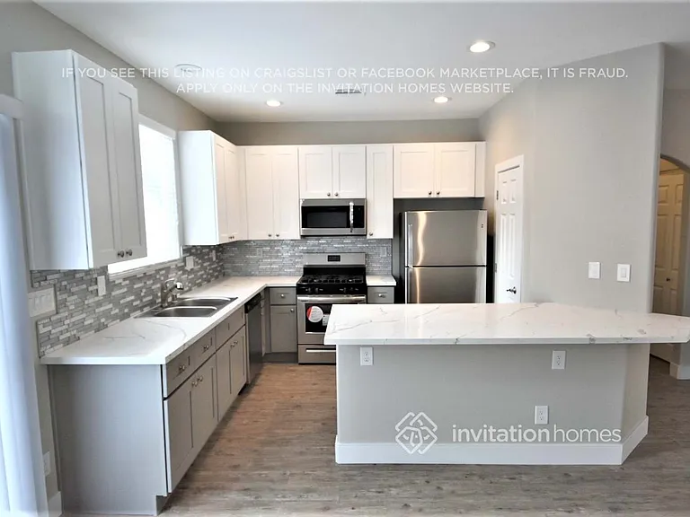8121 Indigo Gully Ct — Photo 9