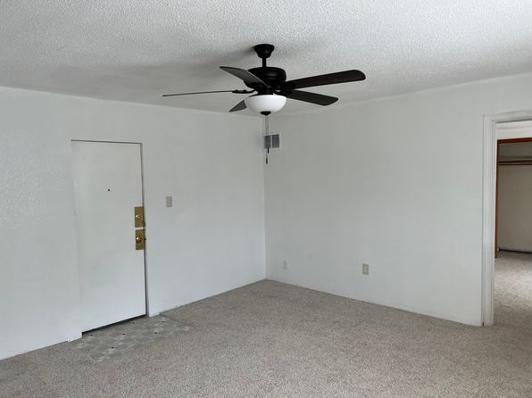 2703 SE Indiana Ave #3