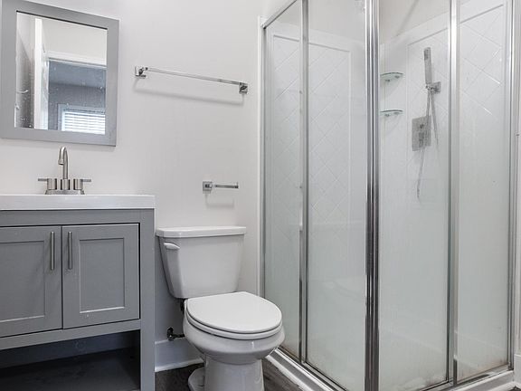 5th image of 304 E Ontario St #1STFF