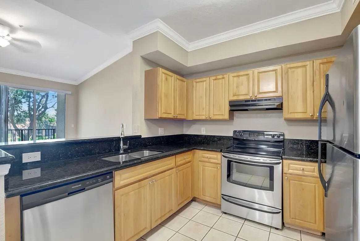 15055 Michelangelo Blvd — Photo 3