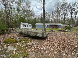 132 Happy Hollow Dr, Shohola, PA 18458