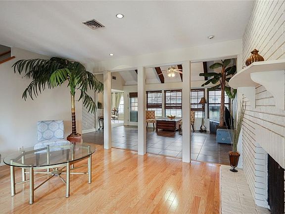3rd image of 3705 Tolmas Dr