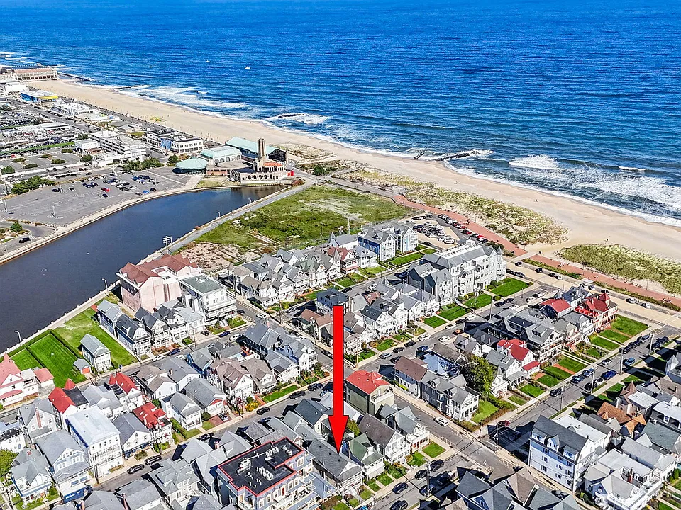 23 Surf Ave #2