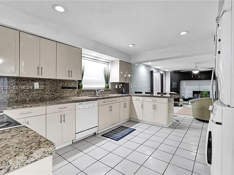 8909 SW 108th Circle Ct #8909 — Photo 1