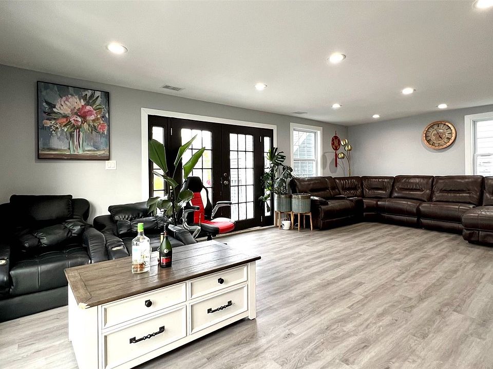 29 Mitchell Ave Babylon, NY Zillow