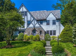 96 Valley Rd, New Rochelle, NY 10804