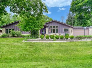 6930 N Beech Tree Dr, Glendale, WI 53209