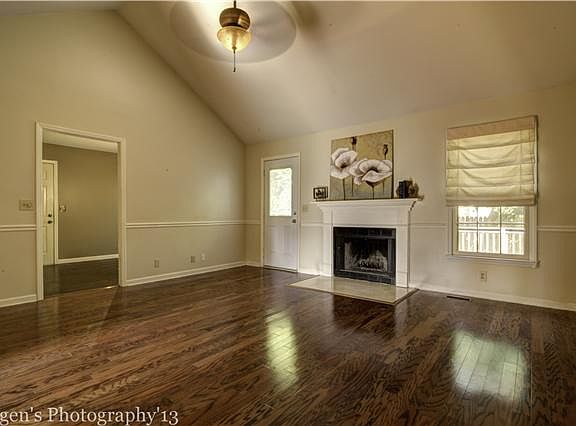 4th image of 2514 Jones Blvd