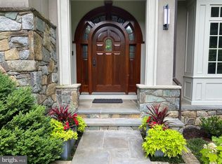 8804 Chalon Dr, Bethesda, MD 20817