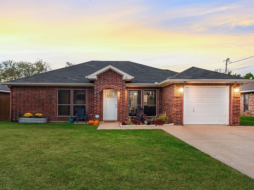 1st image of 1304 Melody Cir