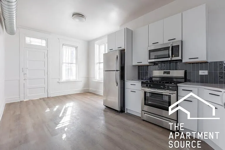 1841 North Kedzie Avenue #2R — Photo 3