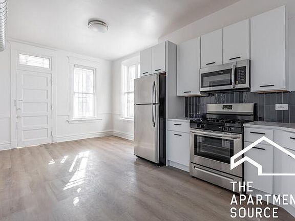 3rd image of 1835 N Kedzie Ave