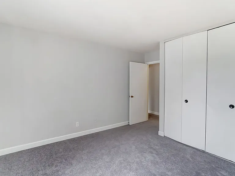 Candlelite Apartments — Photo 93