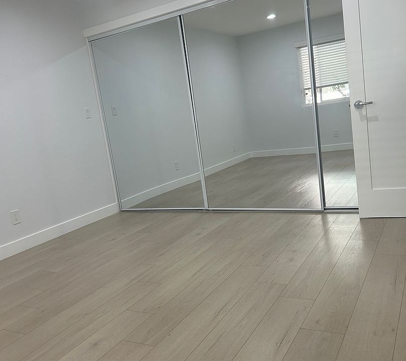 1st image of 622 S Broadway #2