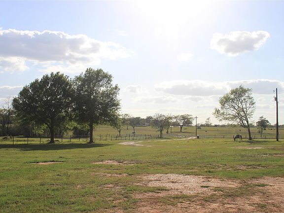 3rd image of 27134 Muckelroy Rd