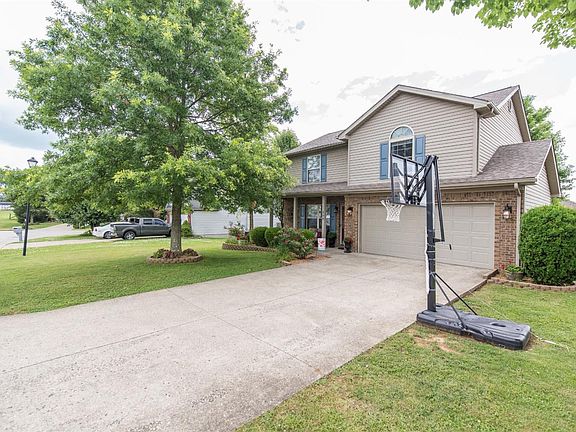 2nd image of 309 Medina Ct