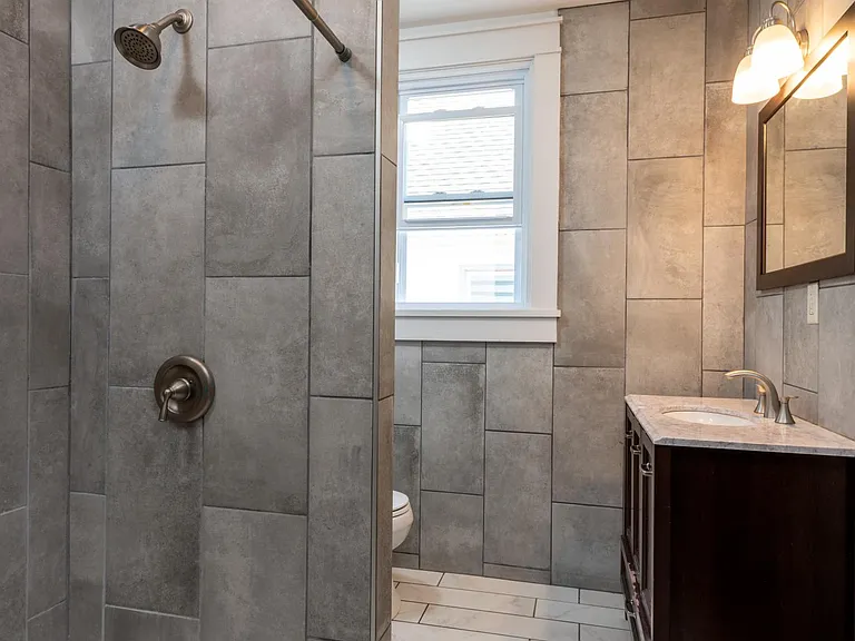 716 State St — Photo 13