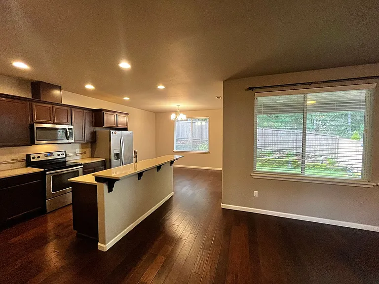 3882 Portside Dr — Photo 4