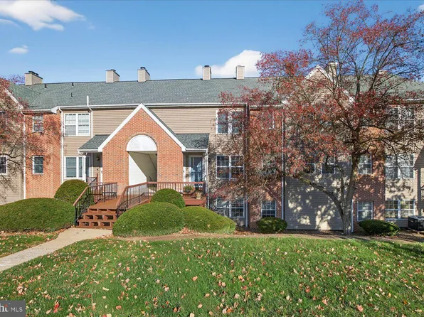 708 Christopher Dr, Wyomissing, PA 19610