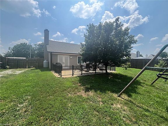 3rd image of 4321 Oak Glen Dr