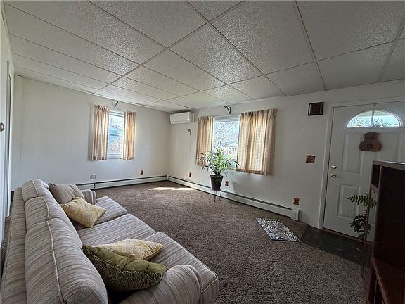 4th image of 76 Mill St