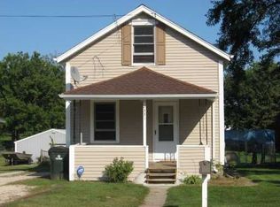 2331 Fruitland Blvd SW, Cedar Rapids, IA 52404