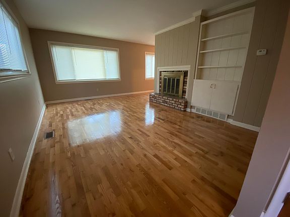 3rd image of 3220 Melody Ln