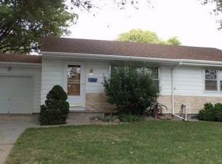 812 Hillcrest Dr, Seward, NE 68434