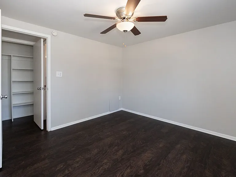 Dexter Street Apartments — Photo 36