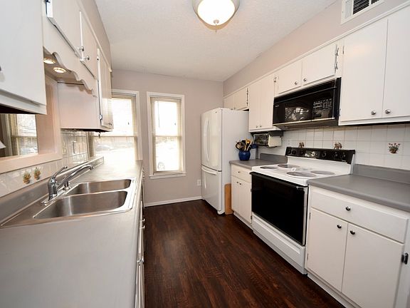 4th image of 8498 Bergen Dr