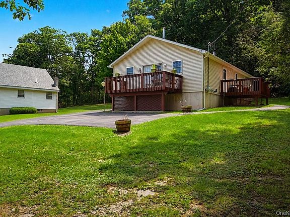 5th image of 416 Rock Hill Drive