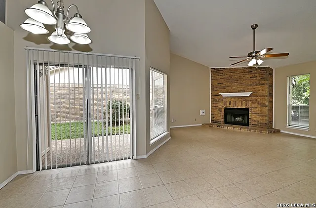 2 bed, 2.0 bath, 1560 sqft, $1,595 — Photo 4
