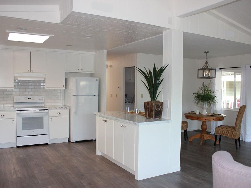 1st image of 131 Quail Hollow Dr #131