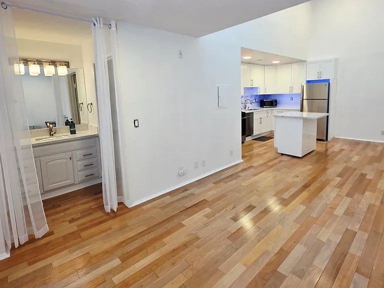 1230 N June St #217 — Photo 14