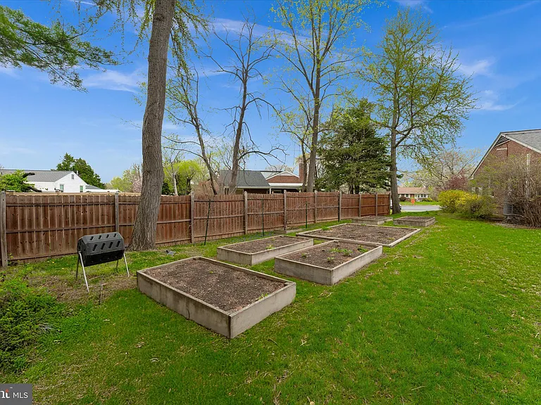 6327 Everglades Dr — Photo 12