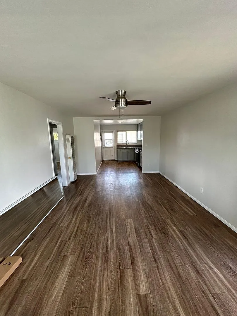 Building Photo - 376 Park Way #378