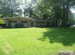 21371 Hcl Jackson, Grosse Ile, MI 48138