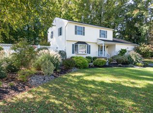 6 Trotter Ter, Belford, NJ 07718