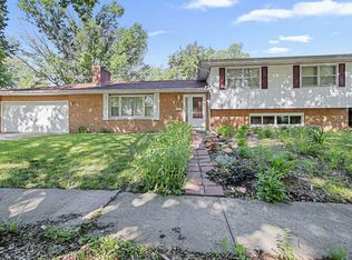 2203 Grange Cir, Urbana, IL