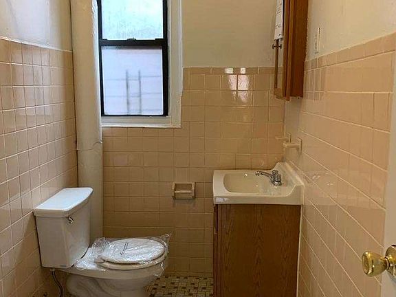 4th image of 143-56 Roosevelt Ave #2A