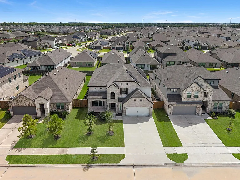 1569 Sunrise Gables Dr — Photo 2