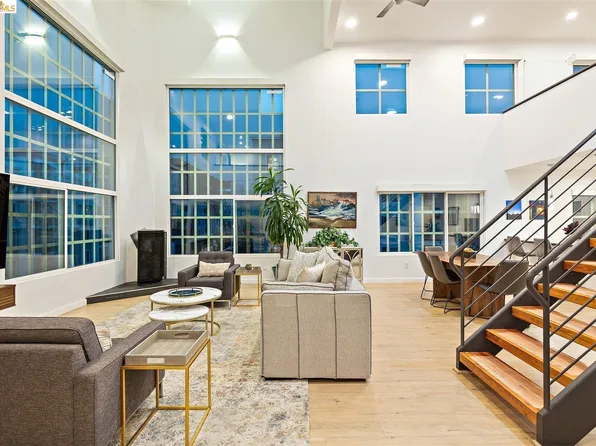 201 3rd St Suite 302, Oakland, CA 94607