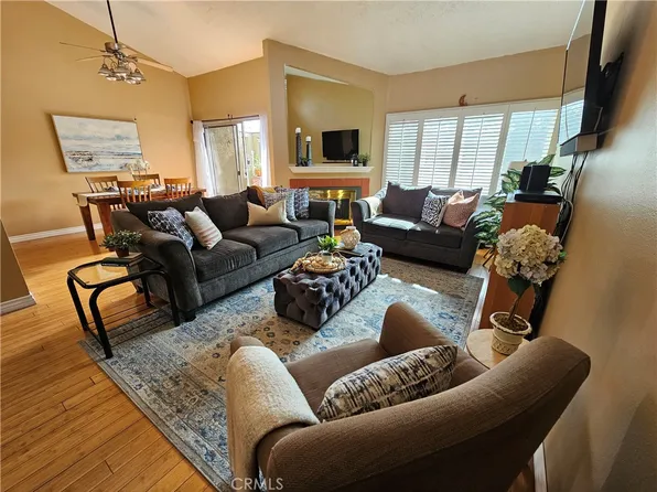9431 Shadowood Dr APT E, Montclair, CA 91763