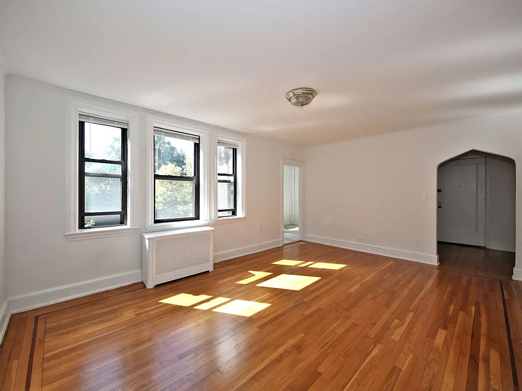 Apartment for Rent — Photo 3