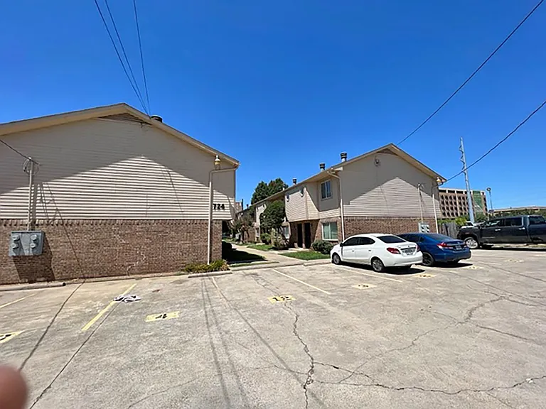 724 S Welch St #9 — Photo 13