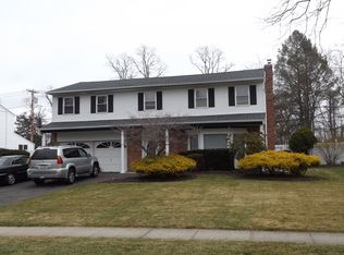 143 Rumford Rd, Kings Park, NY 11754