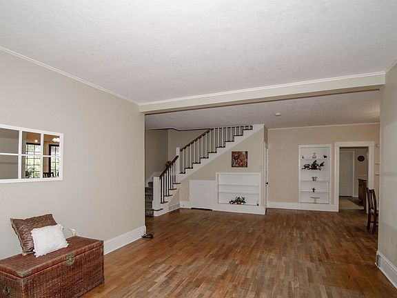 5th image of 803 N Olive St